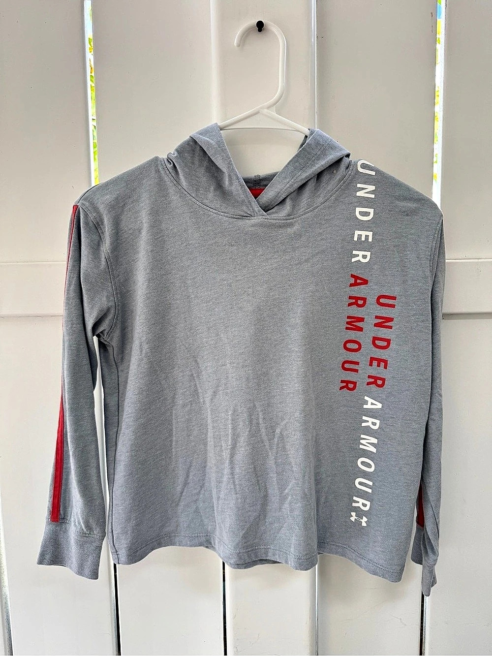 Under Armour HeatGear Kids Medium Gray Hoodie